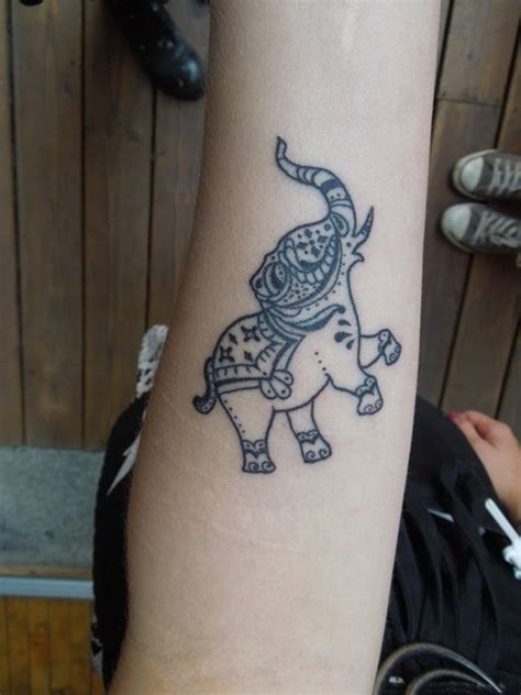 tatouage éléphant homme|99 Dessins et signification des tatouages d'éléphants.